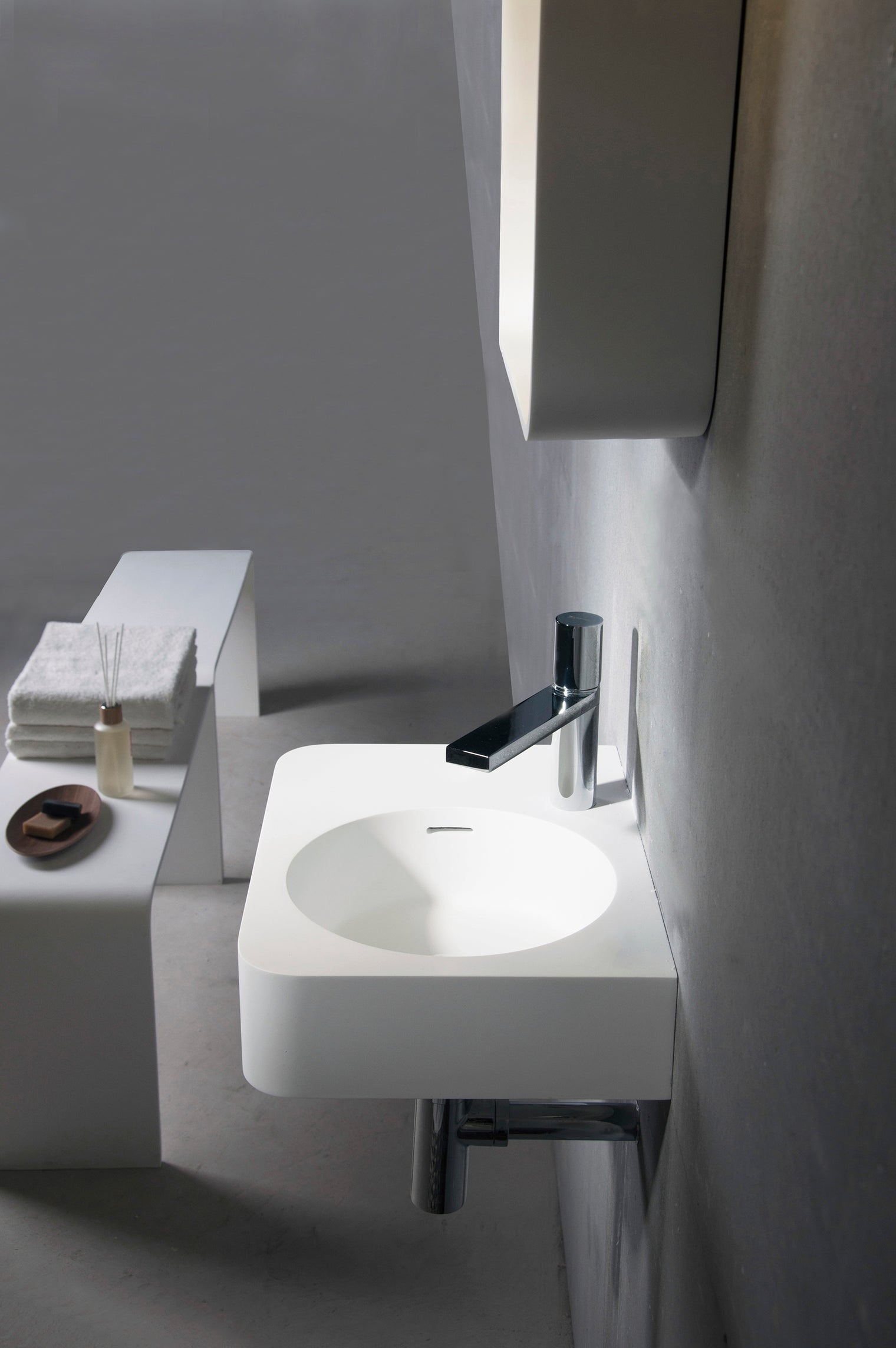 Cirque WM 45R-WALL MOUNT WASHBASINS-訂造一體無縫洗手盆,Tailor made Washbasins,waterbasin hk, 浴室物料,浴室裝修,訂造洗手盆,浴室翻新,Bathroomware ,Bespoke bathroom,浴室配件,訂造浴室潔具,訂造浴室傢俬,香港 浴室設計 公司,best custom bathroom furniture HK, Infinite Bath