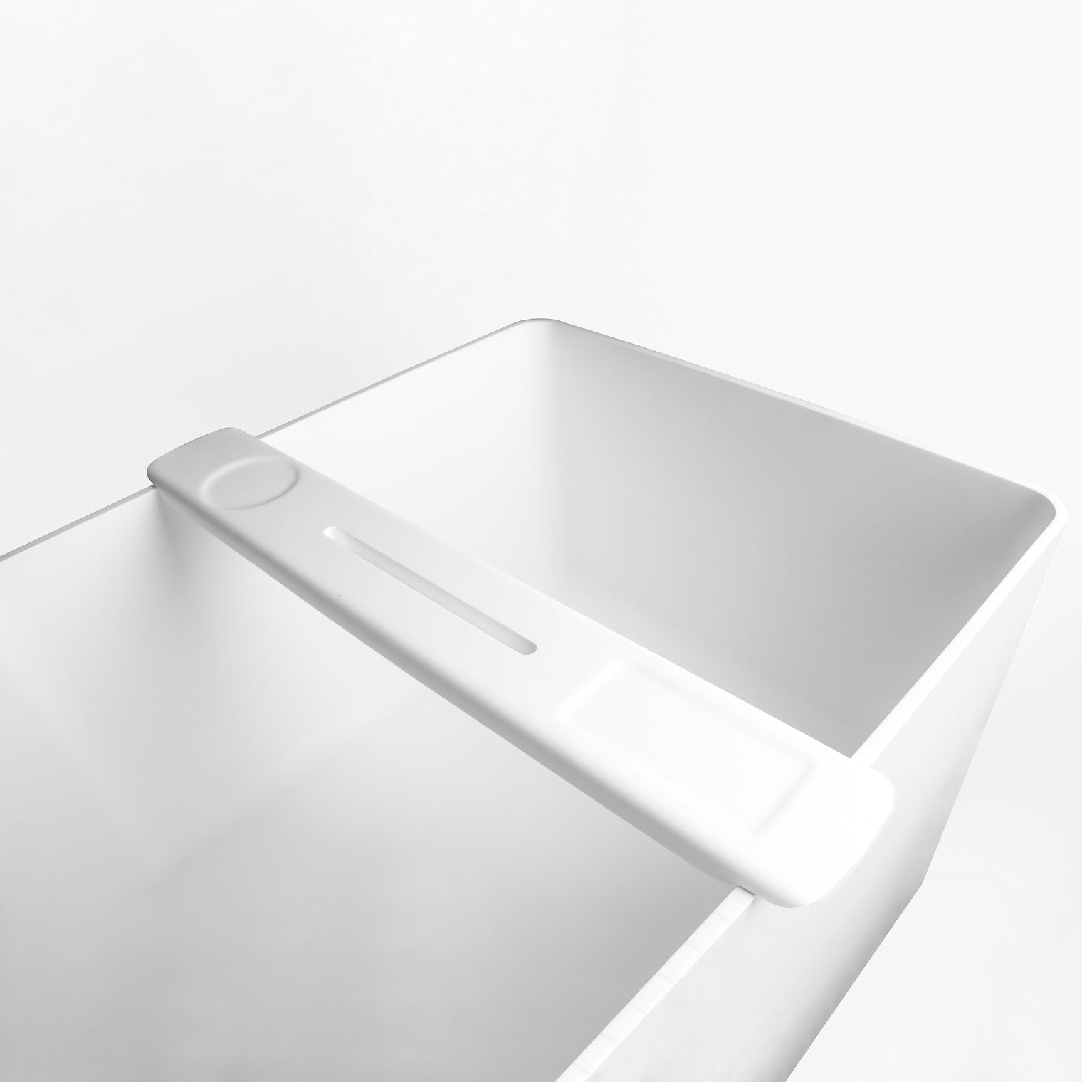 CIRQUE iPad Holder on Bathtub-8050 Solid Surfaces Home-Bespoke Bathroom Renovation,訂造一體無縫洗手盆,Tailor made Washbasins, bespoke bathtub Hong Kong, Hong Kong luxury bathroom furniture, modern bathroom design Hong Kong, 香港 浴缸 邊度買, where to buy luxury bathtubs in Hong Kong, Infinite Bath, Infinite 浴室, Washbasin,shower screen, Bathtubs,Washbasins, 迷你浴缸香港,浴室設計 ,浴室翻新,small size bathtubs, custom-made bathtub HK,freestanding bathtub Hong Kong, 獨立式 浴缸 香港,浴室裝修,迷你浴缸,Bathtub length under 1.5m,豪華 浴缸 品牌 香港,浴室配件,浴缸香港,訂造浴室潔具