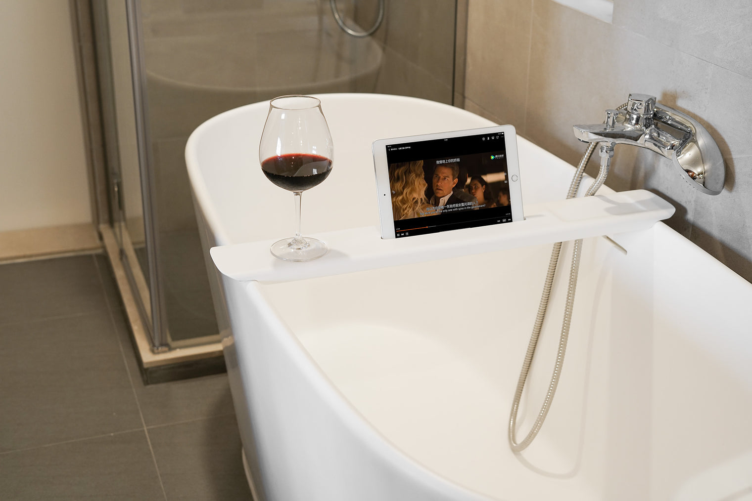 CIRQUE iPad Holder on Bathtub-8050 Solid Surfaces Home-Bespoke Bathroom Renovation,訂造一體無縫洗手盆,Tailor made Washbasins, bespoke bathtub Hong Kong, Hong Kong luxury bathroom furniture, modern bathroom design Hong Kong, 香港 浴缸 邊度買, where to buy luxury bathtubs in Hong Kong, Infinite Bath, Infinite 浴室, Washbasin,shower screen, Bathtubs,Washbasins, 迷你浴缸香港,浴室設計 ,浴室翻新,small size bathtubs, custom-made bathtub HK,freestanding bathtub Hong Kong, 獨立式 浴缸 香港,浴室裝修,迷你浴缸,Bathtub length under 1.5m,豪華 浴缸 品牌 香港,浴室配件,浴缸香港,訂造浴室潔具