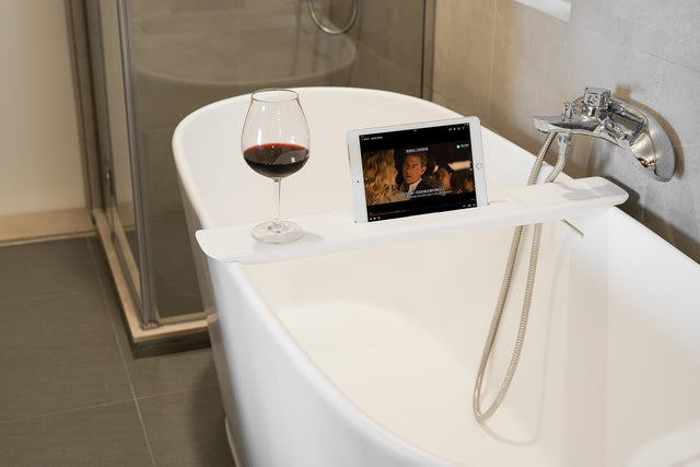 CIRQUE iPad Holder on Bathtub-8050 Solid Surfaces Home-Bespoke Bathroom Renovation,訂造一體無縫洗手盆,Tailor made Washbasins, bespoke bathtub Hong Kong, Hong Kong luxury bathroom furniture, modern bathroom design Hong Kong, 香港 浴缸 邊度買, where to buy luxury bathtubs in Hong Kong, Infinite Bath, Infinite 浴室, Washbasin,shower screen, Bathtubs,Washbasins, 迷你浴缸香港,浴室設計 ,浴室翻新,small size bathtubs, custom-made bathtub HK,freestanding bathtub Hong Kong, 獨立式 浴缸 香港,浴室裝修,迷你浴缸,Bathtub length under 1.5m,豪華 浴缸 品牌 香港,浴室配件,浴缸香港,訂造浴室潔具