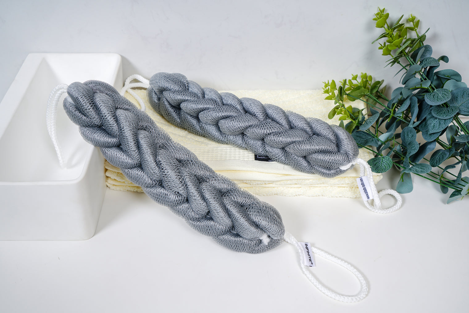 586 Loofah-Charcoal Twisted Back Scrubber-Bath & Body-INFINITE-訂造洗手盆,浴室翻新, small size bathtubs, custom-made bathtub HK,freestanding bathtub Hong Kong, 獨立式 浴缸 香港, premium bathtub brands HK, Where to buy bathtubs in Hong Kong, best custom bathroom furniture HK, Infinite Bath, Infinite浴缸, Cloakroom,Vanities, Mirrors,Bathroom Furniture, 浴室裝修,浴室 櫃 訂造