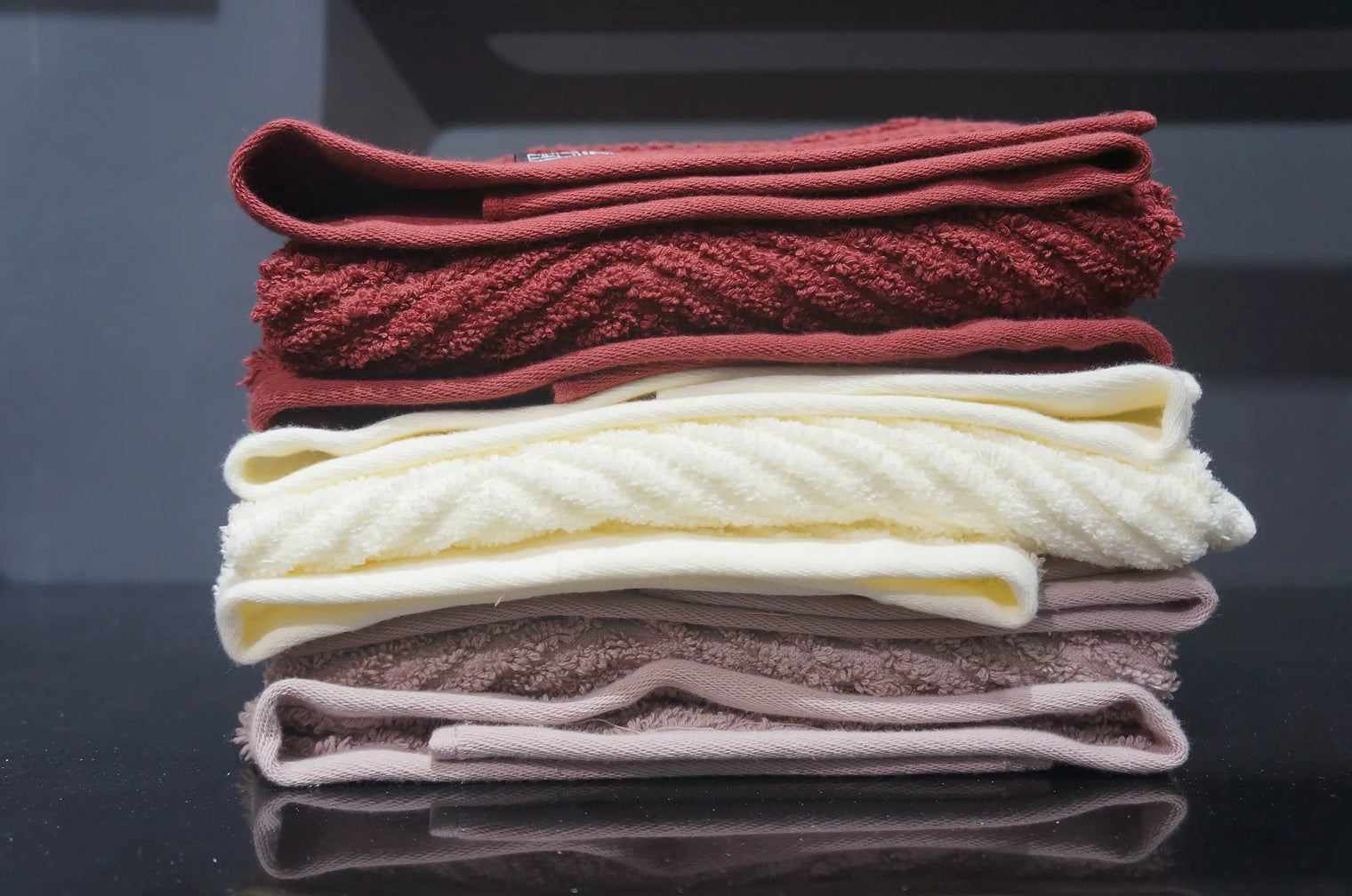 Egyptian Bath Towel-Towels-INFINITE BATH-訂造洗手盆,浴室翻新, small size bathtubs, custom-made bathtub HK,freestanding bathtub Hong Kong, 獨立式 浴缸 香港, premium bathtub brands HK, Where to buy bathtubs in Hong Kong, best custom bathroom furniture HK, Infinite Bath, Infinite浴缸, Cloakroom,Vanities, Mirrors,Bathroom Furniture, 浴室裝修,浴室 櫃 訂造