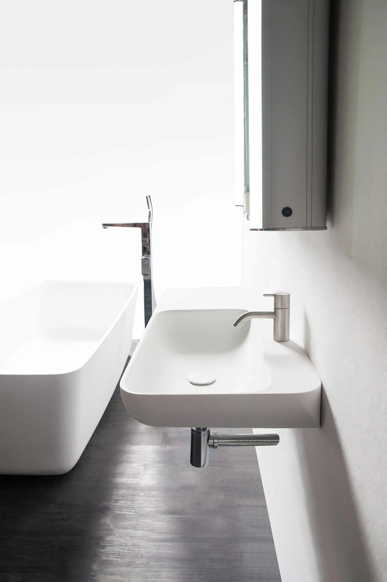 Niagara WM 90R-WALL MOUNT WASHBASINS-訂造一體無縫洗手盆,Tailor made Washbasins,waterbasin hk, 浴室物料,浴室裝修,訂造洗手盆,浴室翻新,Bathroomware ,Bespoke bathroom,浴室配件,訂造浴室潔具,訂造浴室傢俬,香港 浴室設計 公司,best custom bathroom furniture HK, Infinite Bath
