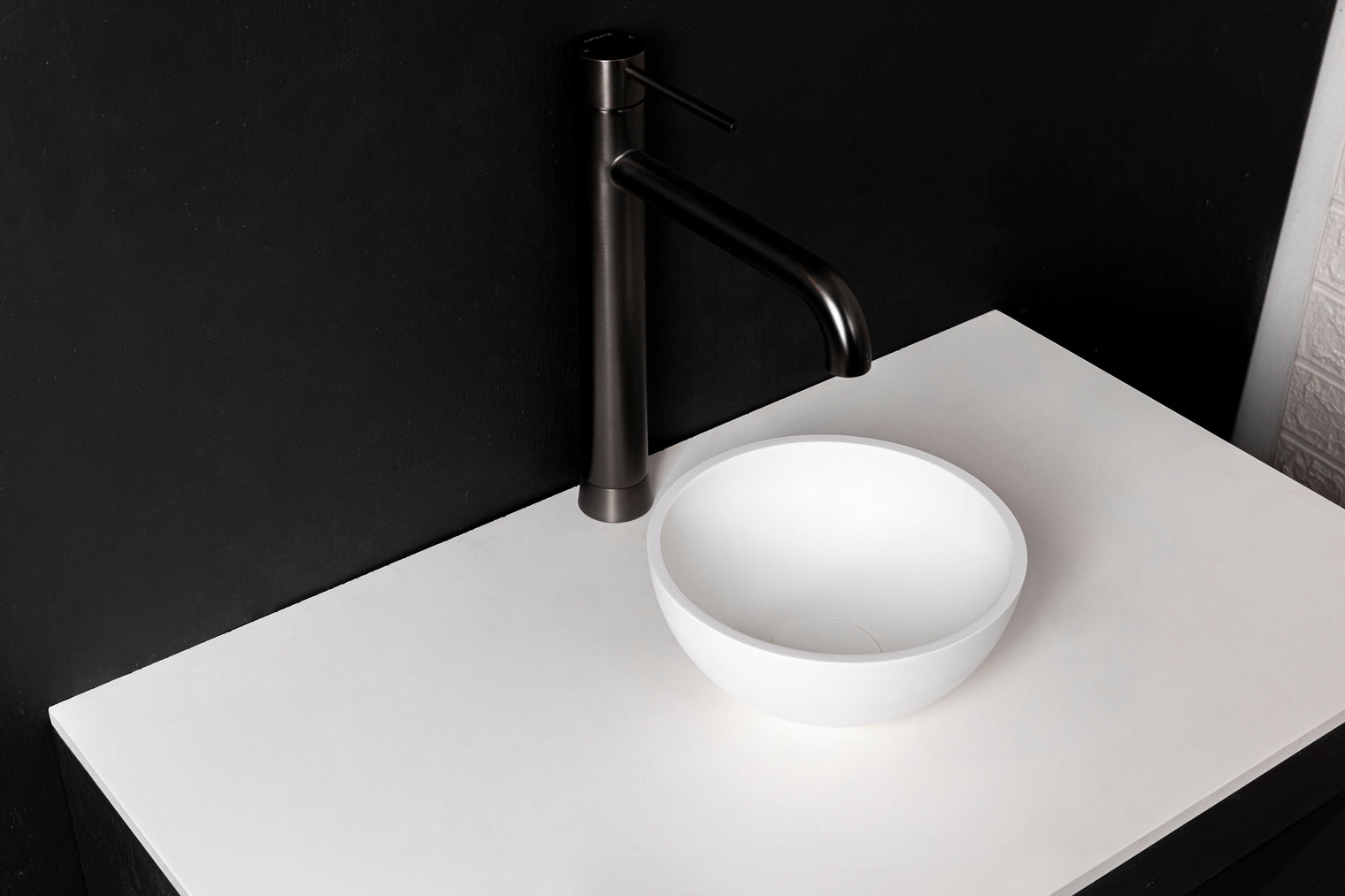 Super Thin Edge 22-OVERCOUNTER WASHBASINS-訂造一體無縫洗手盆,Tailor made Washbasins,waterbasin hk, 浴室物料,浴室裝修,訂造洗手盆,浴室翻新,Bathroomware ,Bespoke bathroom,浴室配件,訂造浴室潔具,訂造浴室傢俬,香港 浴室設計 公司,best custom bathroom furniture HK, Infinite Bath