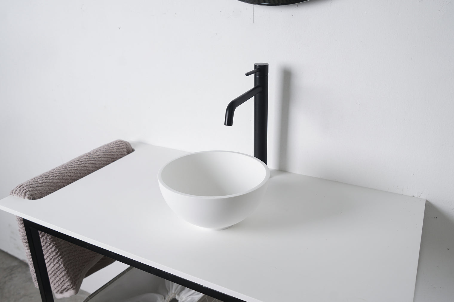 Super Thin Edge 23-OVERCOUNTER WASHBASINS-訂造一體無縫洗手盆,Tailor made Washbasins,waterbasin hk, 浴室物料,浴室裝修,訂造洗手盆,浴室翻新,Bathroomware ,Bespoke bathroom,浴室配件,訂造浴室潔具,訂造浴室傢俬,香港 浴室設計 公司,best custom bathroom furniture HK, Infinite Bath