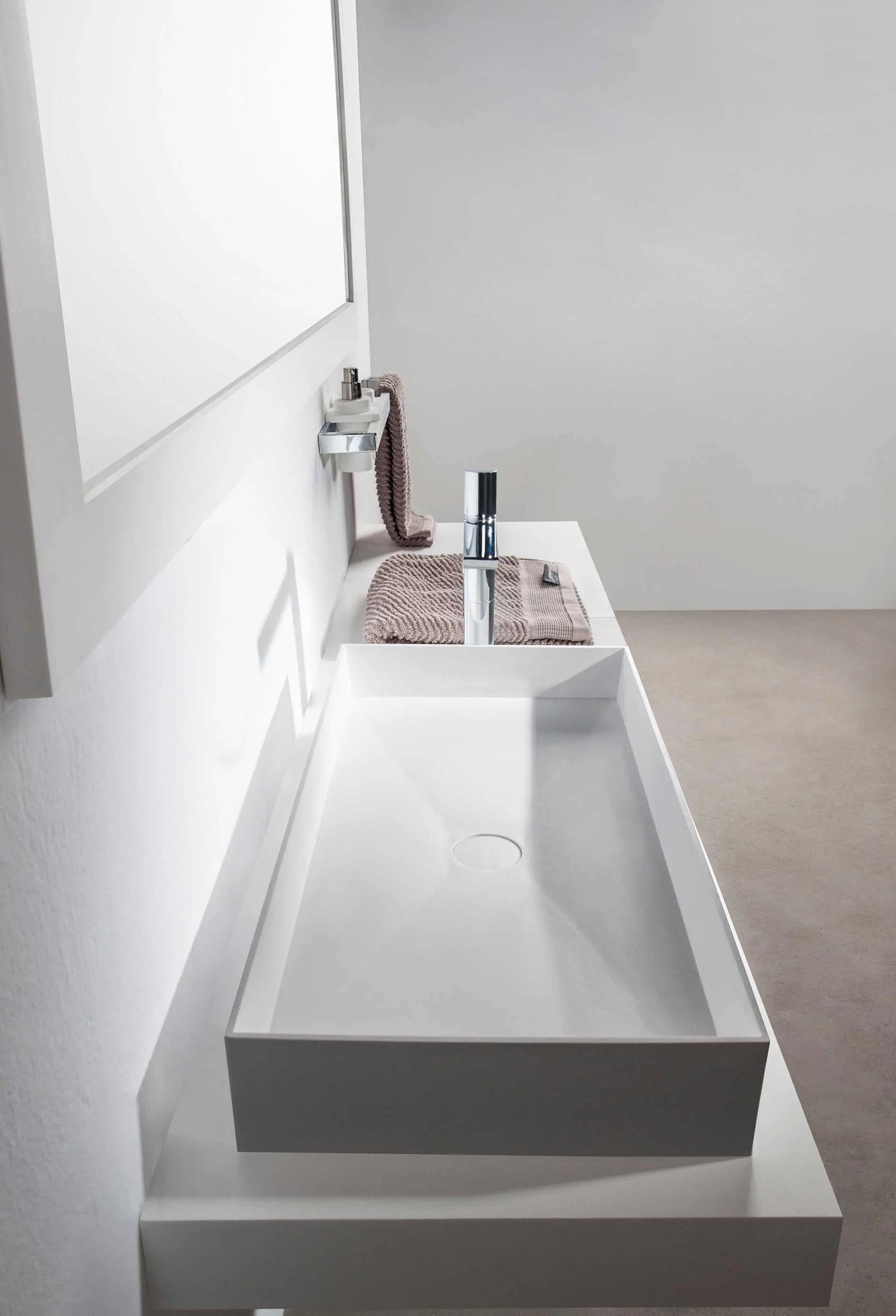 Super Thin Edge R 75-OVERCOUNTER WASHBASINS-訂造一體無縫洗手盆,Tailor made Washbasins,waterbasin hk, 浴室物料,浴室裝修,訂造洗手盆,浴室翻新,Bathroomware ,Bespoke bathroom,浴室配件,訂造浴室潔具,訂造浴室傢俬,香港 浴室設計 公司,best custom bathroom furniture HK, Infinite Bath