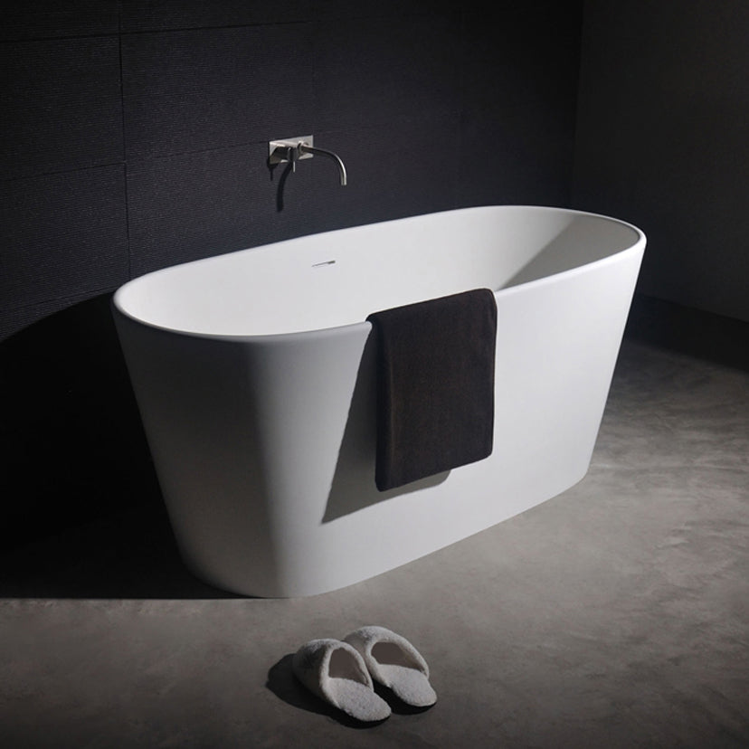 INFINITE | Verona 158 Bathtub | INFINITE Solid Surfaces