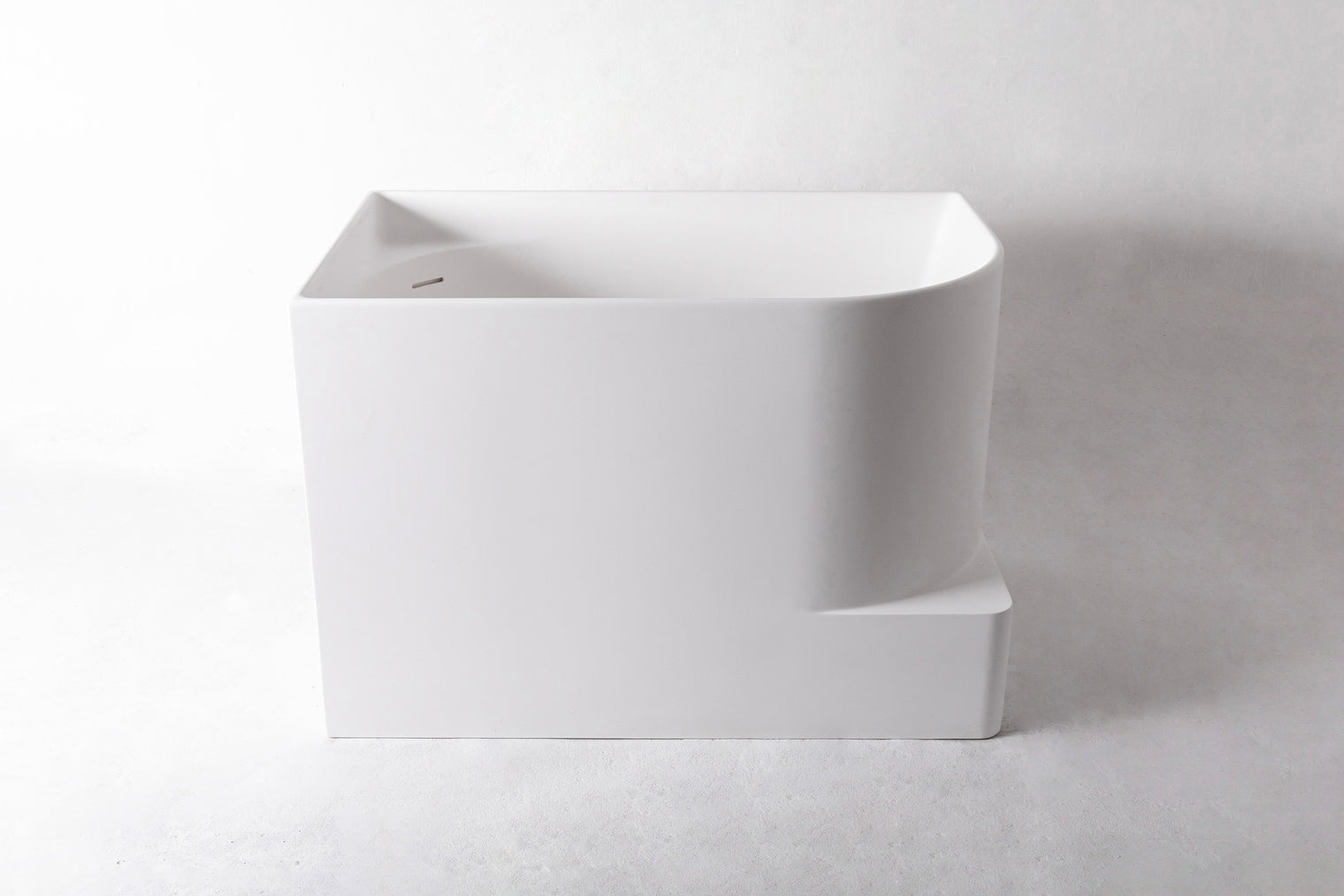 Rovigo 120R-BATHTUBS-INFINITE-Rovigo 120R-BATHTUBS-Bespoke Bathroom Renovation, bespoke bathtub Hong Kong, Hong Kong luxury bathroom furniture, modern bathroom design Hong Kong, 香港 浴缸 邊度買, where to buy luxury bathtubs in Hong Kong, Infinite Bath, Infinite 浴室, Washbasin,shower screen, Bathtubs,Washbasins, 迷你浴缸香港,浴室設計 ,浴室翻新,small size bathtubs, custom-made bathtub HK,freestanding bathtub Hong Kong, 獨立式 浴缸 香港,浴室裝修,迷你浴缸,Bathtub length under 1.5m,迷利浴缸，豪華 浴缸 品牌 香港,浴室配件,浴缸香港,訂造浴室潔具,hong kong custom bathtub
