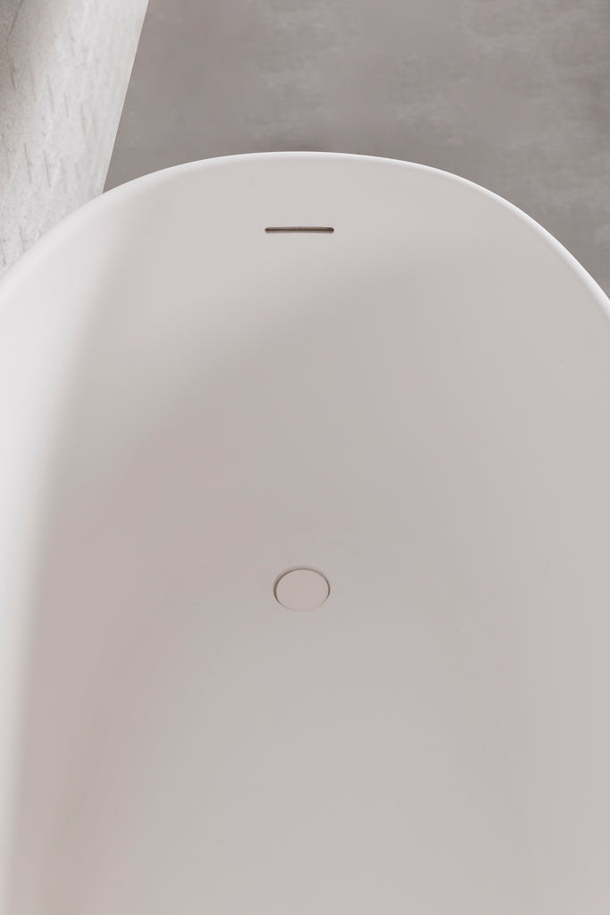 Verona 150 Freestanding Designer Solid Surfaces Oval Bathtub Verona系列1米5鵝蛋型人造石設計師獨立式鍋居浴缸採用特別溢水設計