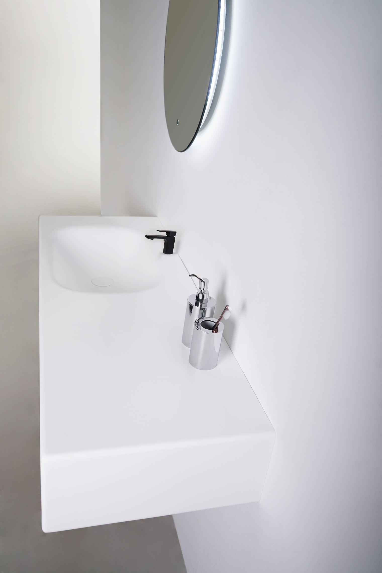 INFINITE | Spio WM 140L with Shelf | INFINITE Solid Surfaces