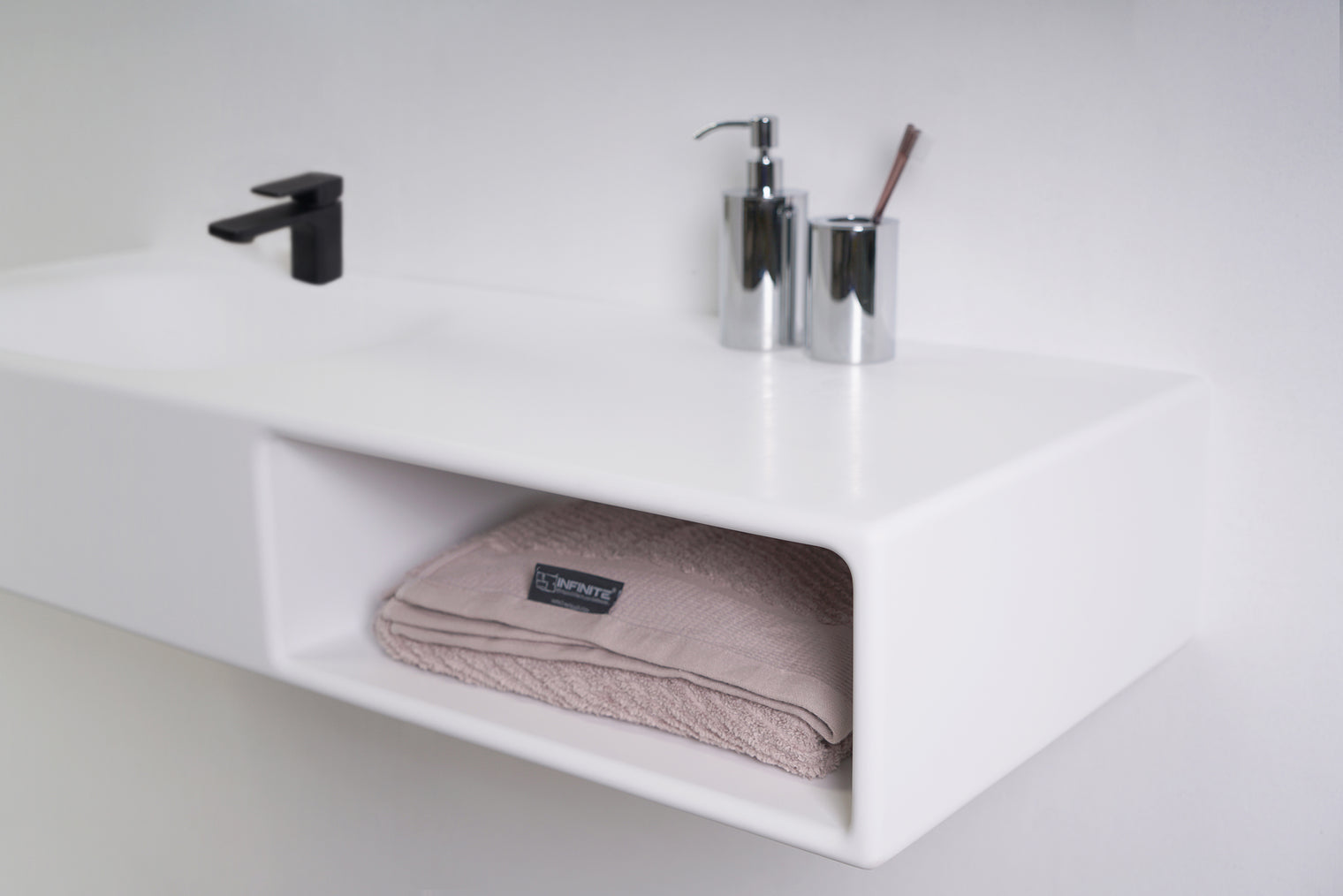 INFINITE | Spio WM 140L with Shelf | INFINITE Solid Surfaces