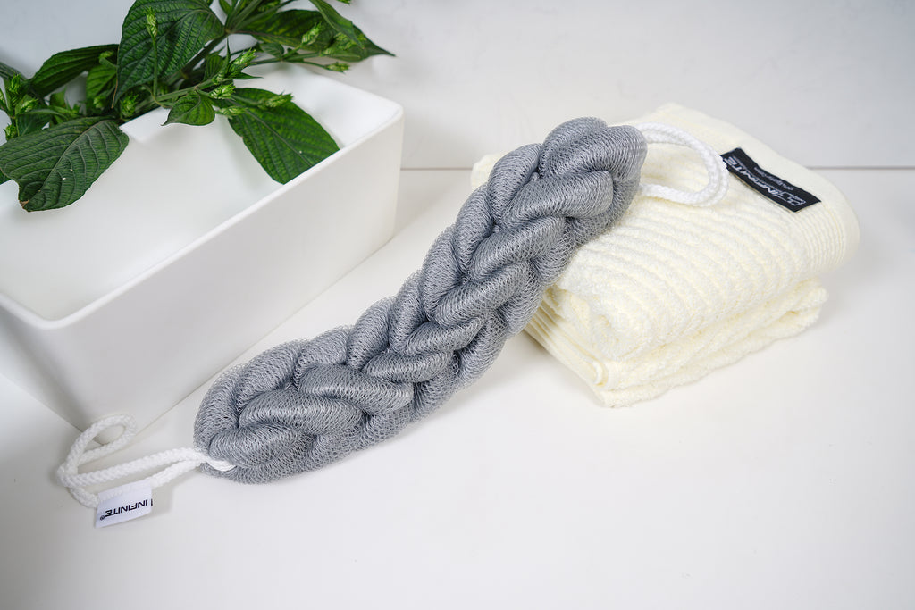 INFINITE | 586 Loofah-Charcoal Twisted Back Scrubber | Loofah-Charcoal