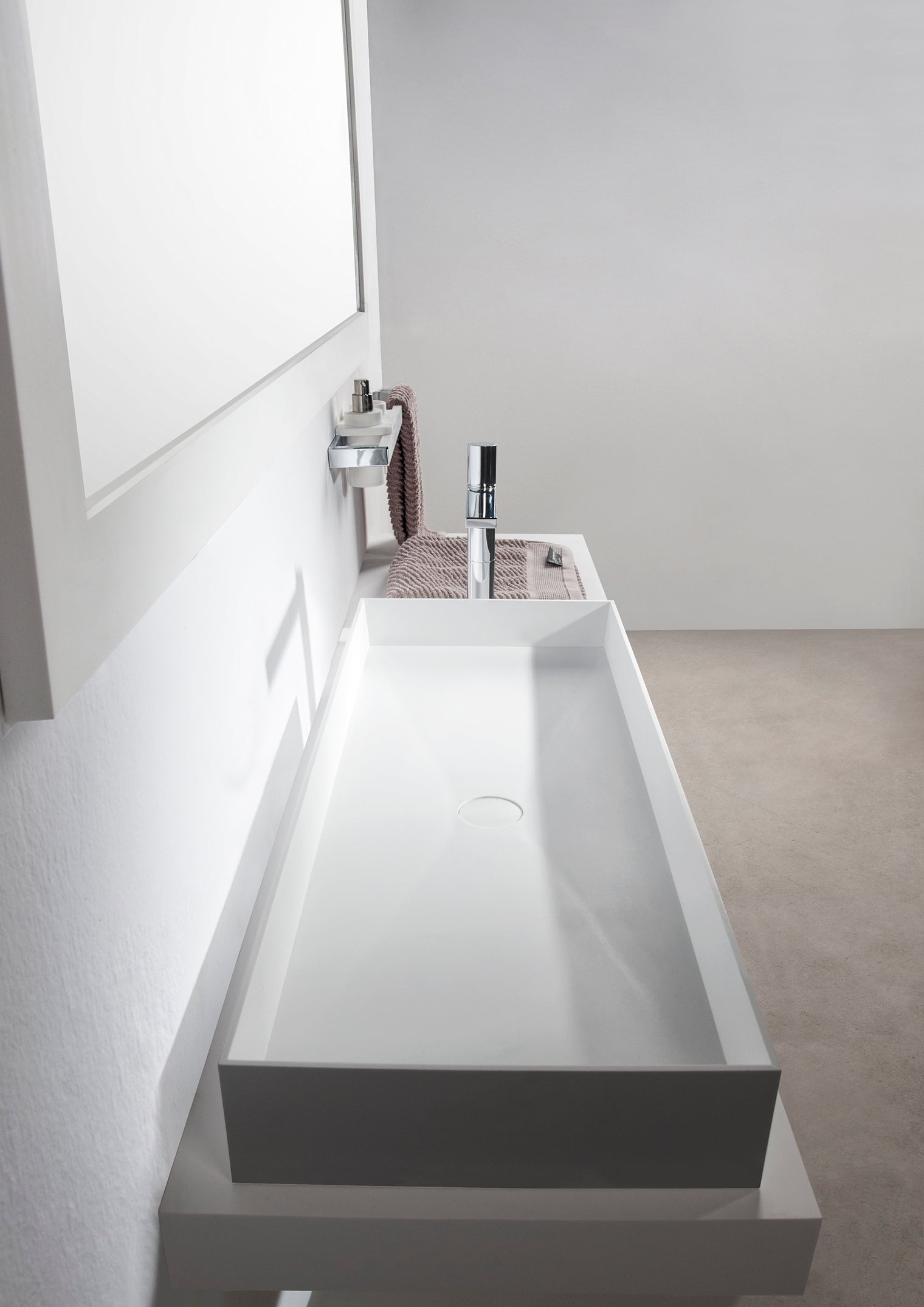 Super Thin Edge R 100-OVERCOUNTER WASHBASINS-訂造一體無縫洗手盆,Tailor made Washbasins,waterbasin hk, 浴室物料,浴室裝修,訂造洗手盆,浴室翻新,Bathroomware ,Bespoke bathroom,浴室配件,訂造浴室潔具,訂造浴室傢俬,香港 浴室設計 公司,best custom bathroom furniture HK, Infinite Bath