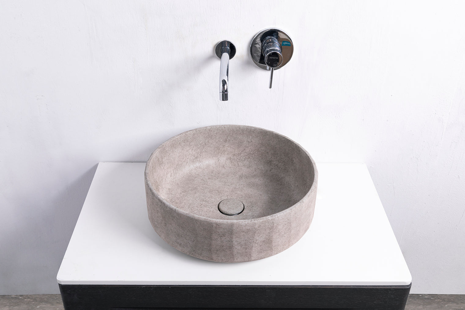 TRENTO D42 Designer Round Concrete Overcounter Washbasin TRENTO系列42CM圓型水泥設計師檯上式臉盆採用特別溢水設計